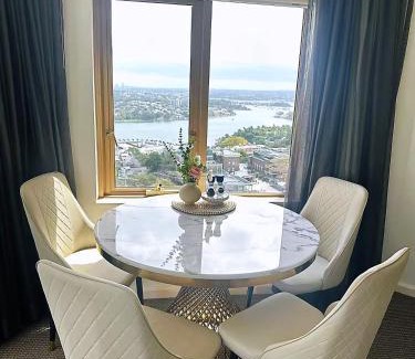 The Rocks Appartement | Fancy home with water view in the rocks