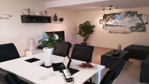 San Jorge Maison | Fantástico Chalet Adosado de lujo "Un Salto al Paraíso"