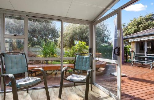 Bowentown Maison | Fantails Roost - Bowentown Holiday Home