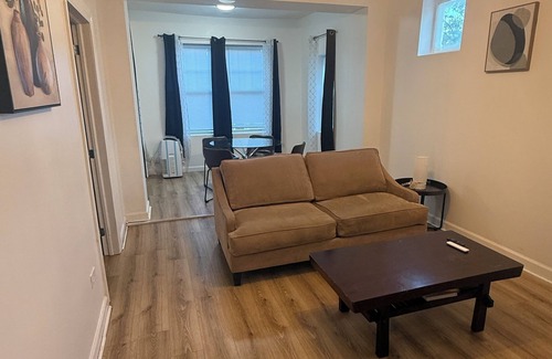North Lawndale Appartement | Fantastic 3-bedroom apartment with AC in vibrant Chicago