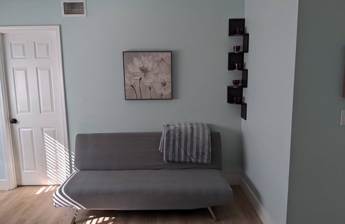 University City Maison | Fantastic 3-bedroom house with AC in sunny San Diego