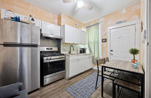 Wilmington Appartement | Fantastic 3BR apartment with 1King 2queen Wilmington, perfect for long stays.