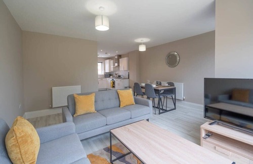 Smethwick Maison | Fantastic 3BR House in Birmingham With Garden