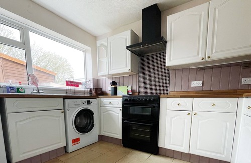 Yeovil Maison | Fantastic 4 Bedrooms Holiday Home