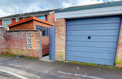 Yeovil Maison | Fantastic 4 Bedrooms Holiday Home