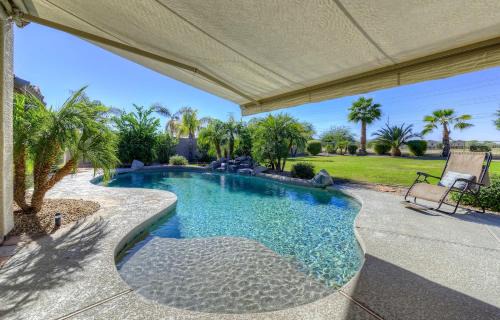 Coldwater Springs Maison | Fantastic 5 Bedroom Home On Golf Free Heated Pool