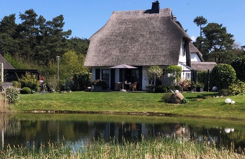 Fuhlendorf Maison | Fantastique 5 ***** Chaumière sur l'eau avec sauna, jacuzzi extérieur, cheminée u. v.