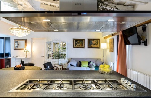 Figueres Appartement | Fantastique appartement JM 1: Grenier avec charme, caractère et harmonie