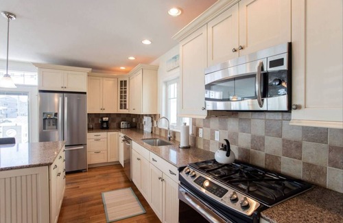 Wells Beach Maison | Fantastic Beach House! 4 bedroom across the Ocean.