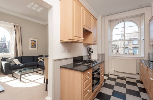 Old Town Appartement | Fantastic corner 2 bedroom property with astounding views of the famous historic Royal Mile.