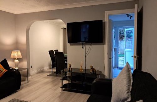 Custom House Appartement | FANTASTIC COZY 3bed Hse London ExCEL Free Parking WIFI Sleeps 6