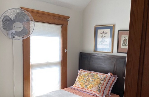 Water Hill Lit Et Petit-Déjeuner | Fantastic Downtown Location Tailgating Fire Pit, Gazebo, Close to lots of Restaurants. Lots of Parking