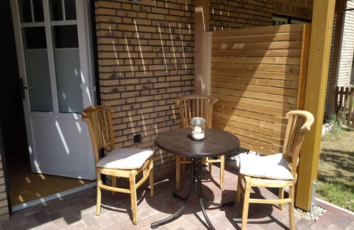 Delve Appartement | Fantastic first floor apartment with direct garden access into the countryside