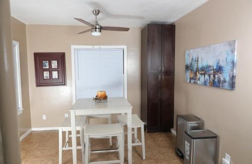 Tallahassee Maison | Fantastic Gem Minutes from Campus/Stadium, Capitol