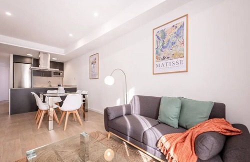 Gothic Quarter Appartement | Fantastic GroupFlat: 9-Bedrooms, 6-Bathrooms for 18 people in Central Barcelona!