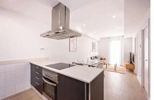 Gothic Quarter Appartement | Fantastic GroupFlat: 9-Bedrooms, 6-Bathrooms for 18 people in Central Barcelona!