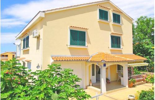 Vrsi Appartement | Fantastic holiday with small children - 200m from beach