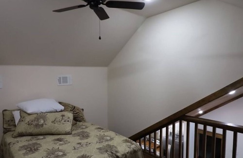 Mayhew Maison | Fantastic Lakehouse perfect for MSU ballgame weekend!