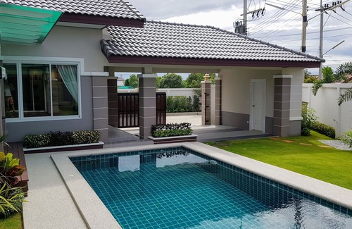 Huai Yai Villa | Fantastique nouvelle villa avec piscine privée à Pattaya, 3 lits doubles avec domotique!