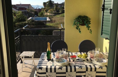 Lovran Appartement | Vue fantastique sur la mer, près de la baignoire, endroit calme, appartement moderne ****