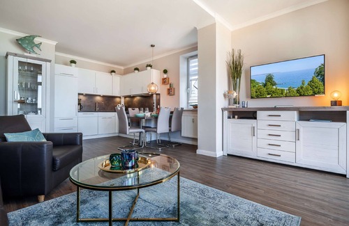 Gohren Appartement | Fantastic sea view from the balcony, use of swimming pool and sauna - Villa Bergfrieden