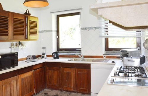 Colares Villa | Fantastic Sintra Villa | 7 Bedroom | Villa Adelino Platina | Great Pool Area | Perfect for Larger Groups