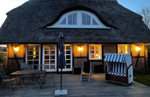 Garz/Rugen Maison | Vacation home with beautiful sea views and spacious garden