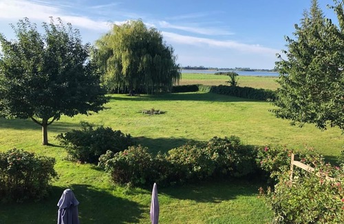Garz/Rugen Maison | Vacation home with beautiful sea views and spacious garden