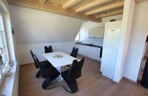 Dranske Appartement | Fantastic vacation apartment with underfloor heating, fireplace, WLAN