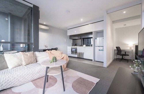 Melbourne Central Business District Appartement | This apartment is a 2 bedroom(s), 1 bathrooms, located in Melbourne, VIC.