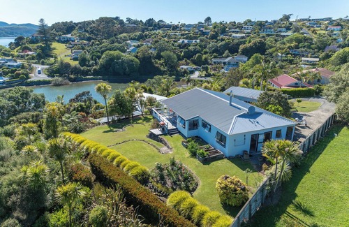 Mangonui Maison | Vues fantastiques dans un cadre paisible surplombant le port de Mangonui