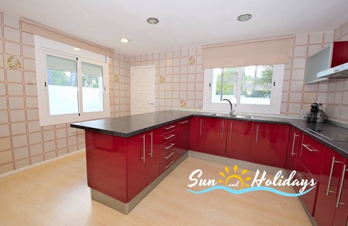 El Roc de Sant Gaieta Villa | Fantastic villa Fabiola 500m from the beach