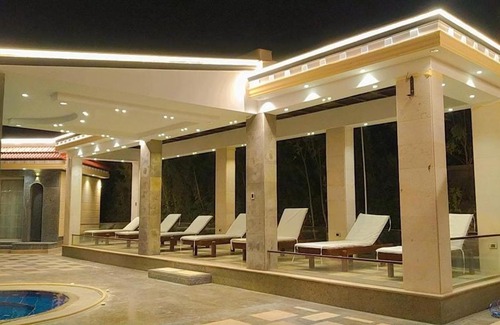 6th of October City Chalet De Ski | Fantasy chalet