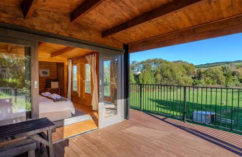 Pukehangi Maison | Farm Homestead just 10min from the City