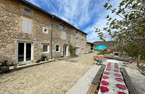 Saint-Georges-de-Luzencon Maison | Ferme "Les Lacs " 15 couchages près de Millau Aveyron