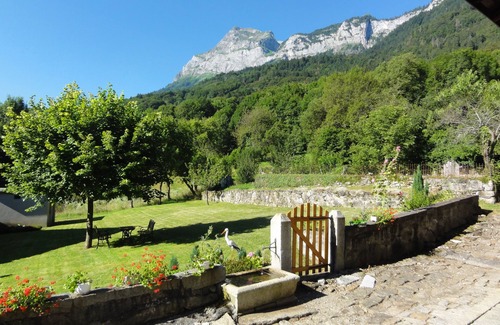 Magland Maison | FERME SITUÉE AU CŒUR DE LA HTE-SAVOIE MI-CHEMIN ENTRE CHAMONIX, ANNECY, GENEVE