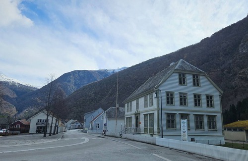 Laerdal Maison | Farm stay in central Lærdalsøyri