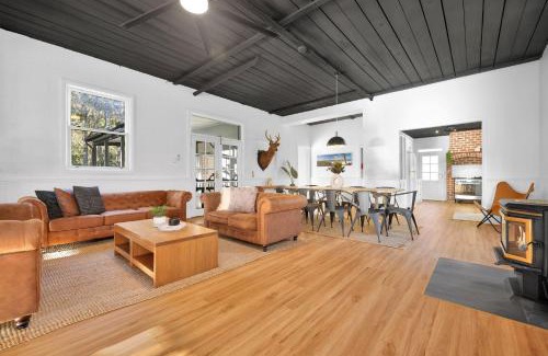 Falls Creek Maison | Farm Stay Jervis Bay