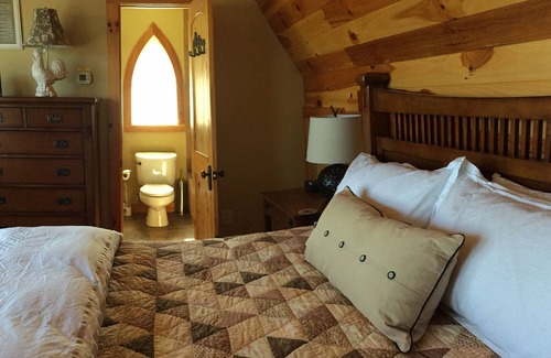 Lansing Maison | Séjour à la ferme - Chalet forestier romantique de style conte de fées sur une montagne de 215 acres