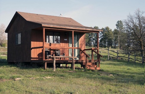 Devils Tower Maison | lake guest ranch