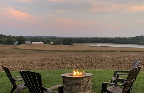 Jonestown Maison | Farm View -- perfect for families