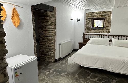 Loiba Maison | Cortijo 'Aldea Lamacido' con vistas a la montaña, piscina compartida y Wi-Fi