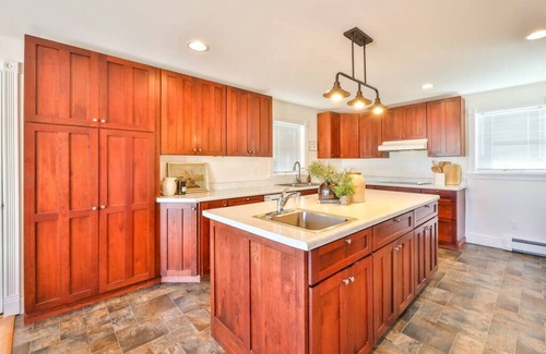 Durham Maison | NEW | 1860s Farmhouse | 15 Mins from Skiing | BBQ