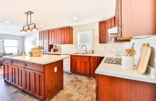 Durham Maison | NEW | 1860s Farmhouse | 15 Mins from Skiing | BBQ