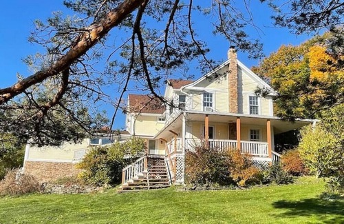 Durham Maison | NEW | 1860s Farmhouse | 15 Mins from Skiing | BBQ