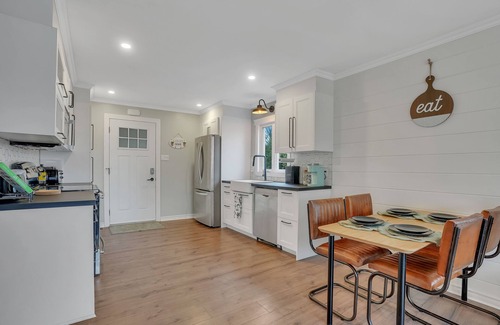 Ottawa Division Autre | Farmhouse Cottage Feel near the City