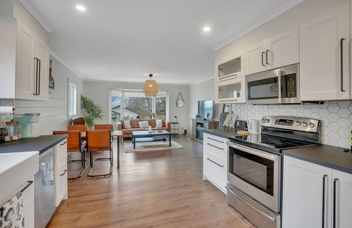 Ottawa Division Autre | Farmhouse Cottage Feel near the City