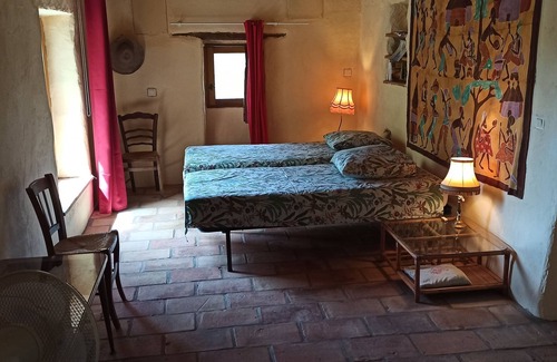 Sainte-Croix-de-Caderle Autre | Farmhouse in the heart of nature, close to rivers, hiking trails and attractions.