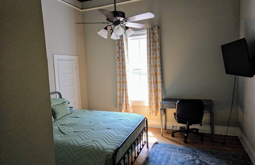 Wrightsboro Autre | Farmhouse Getaway w/ Chickens 15 min 2 Beach & Downtown