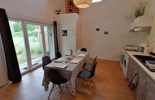 Cachen Maison | FARMHOUSE GITE WITH SHARED POOL - A CHANGE OF SCENERY FOR FAMILY AND FRIENDS